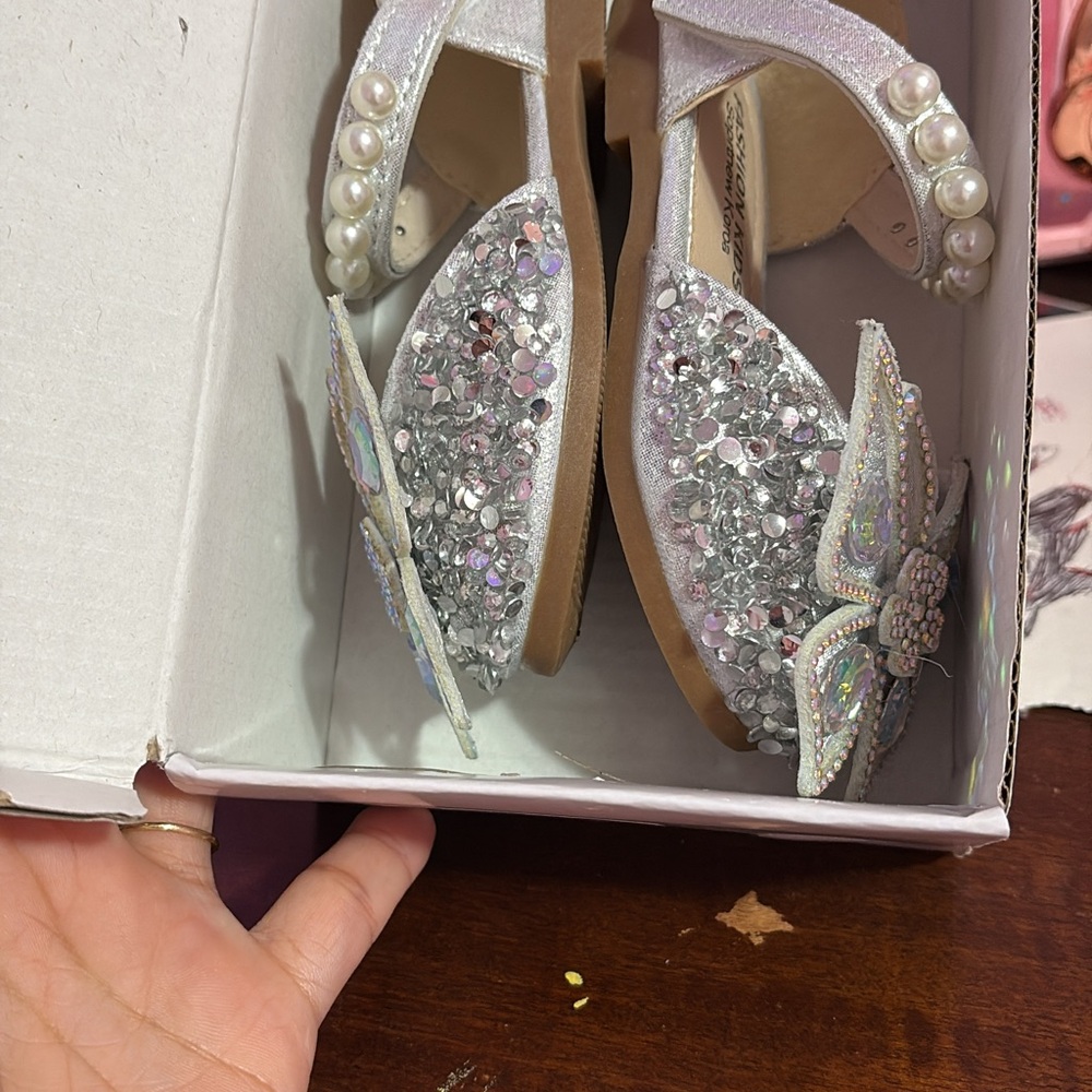 Elegant Silver Kids Shoes with Glitter and Pearls